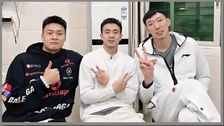 开云官网-合作过最舒服的后卫？周琦：赵继伟第一赵睿第二 翟晓川：李学林